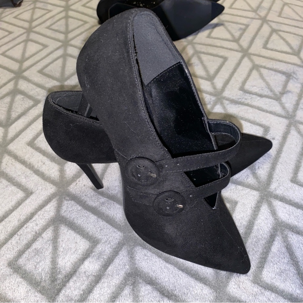 Le Chateau Black Mary Jane heels NWT